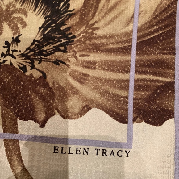 Scarf - Picture 3 of 5